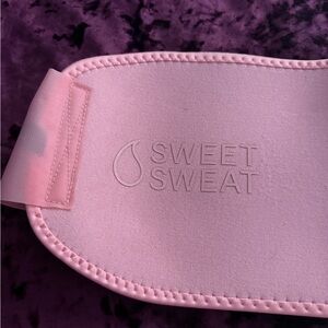 Sweet Sweat pink waist trimmer size M/L